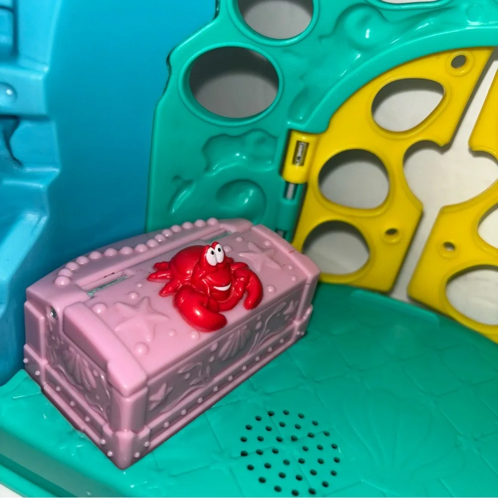 Fisher-Price Little People Disney Ariel Undersea Castle Playset Ariel’s Grotto - Picture 7 of 13